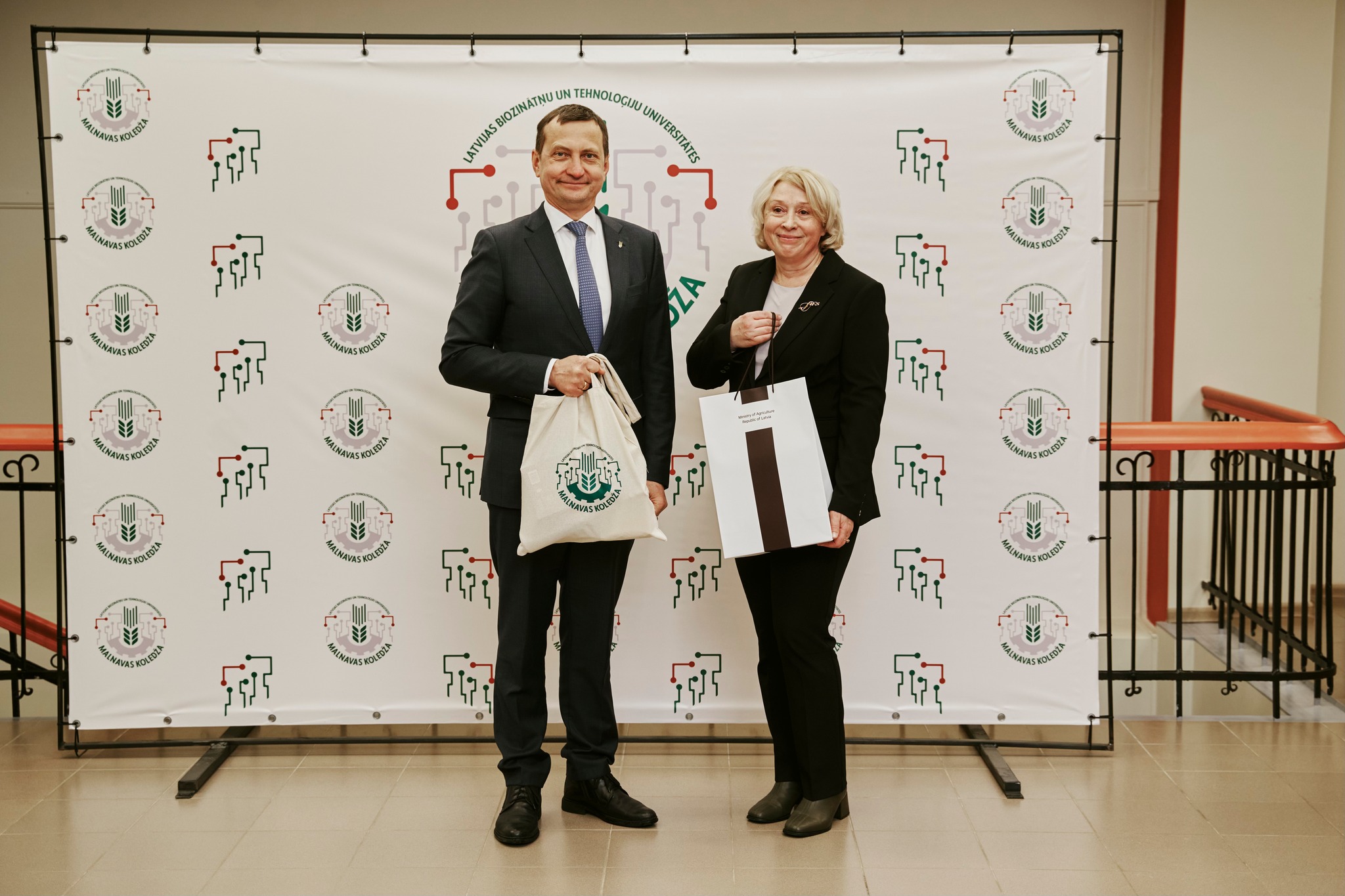 Zemkopības ministrs apmeklēja Malnavas koledžu