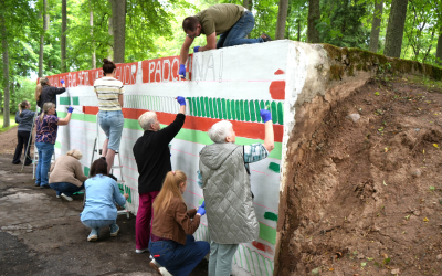 Kopīgā darbā radīta jauna vērtība Malnavas muižas parkā